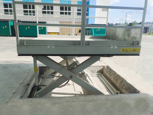 Customization M3-025130-D2K Loading Dock Table with Handrail and Loading Flap